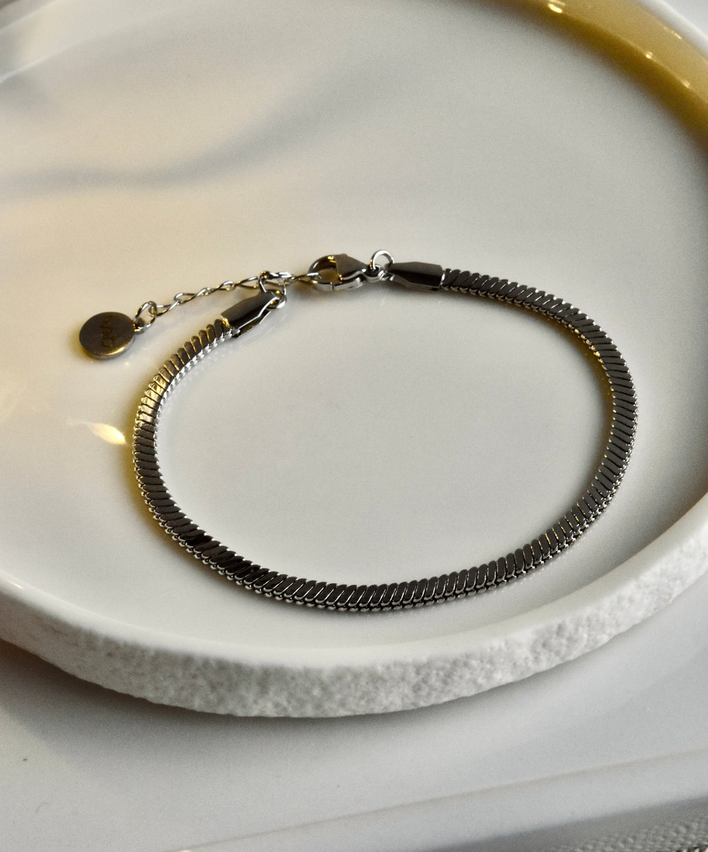 Flat Chain Bracelet in Silver