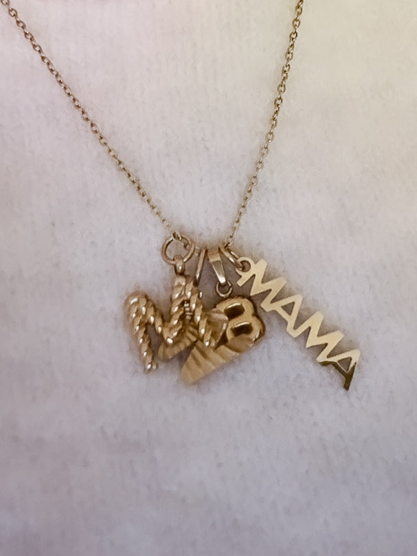 Design your own Necklace in Gold