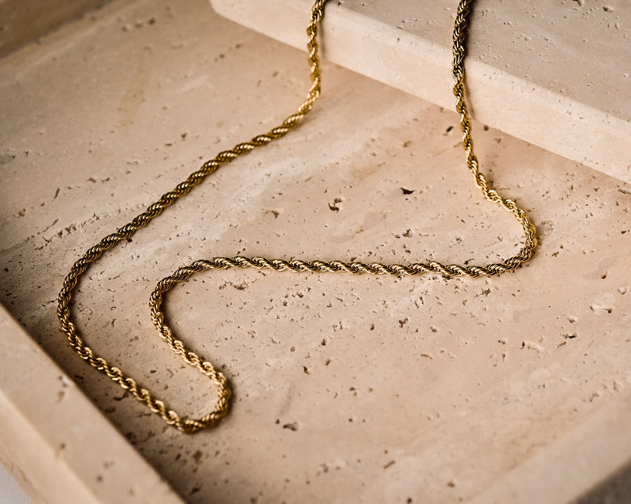 Medium Rope Necklace in Gold