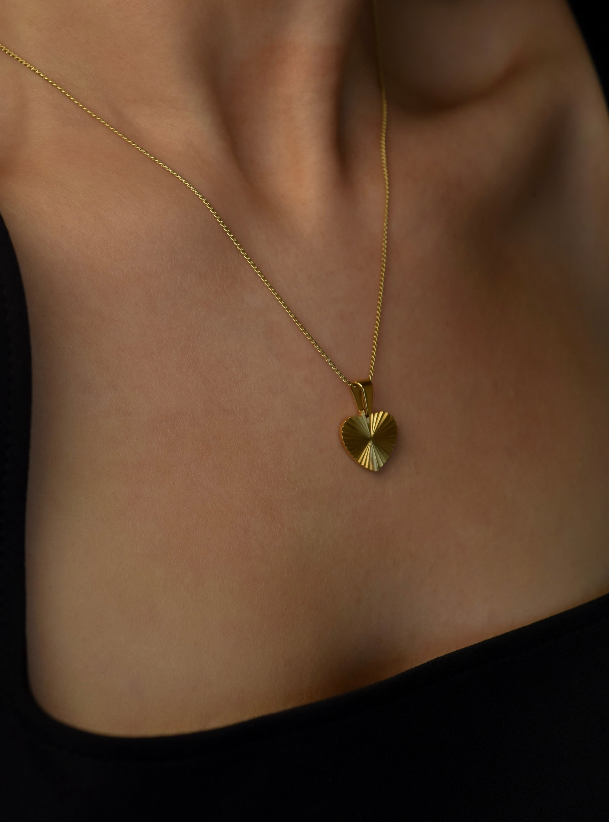 Etched Heart Necklace in Gold