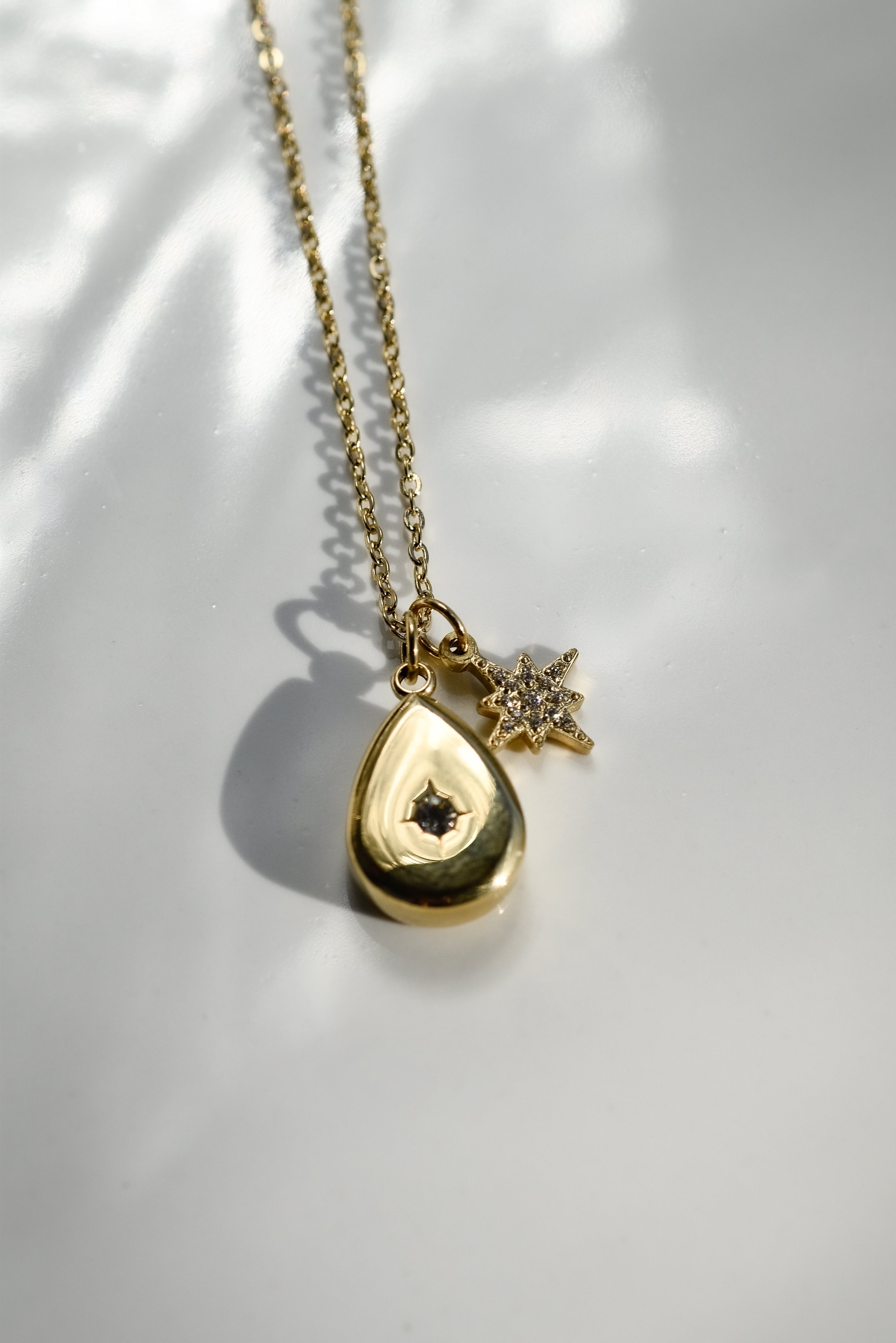 Design your own Necklace in Gold